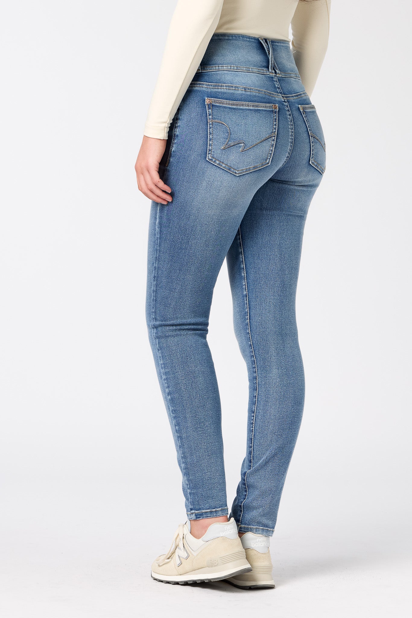 WallFlower InstaSoft Mara Wash Sassy Skinny High-Rise Jegging