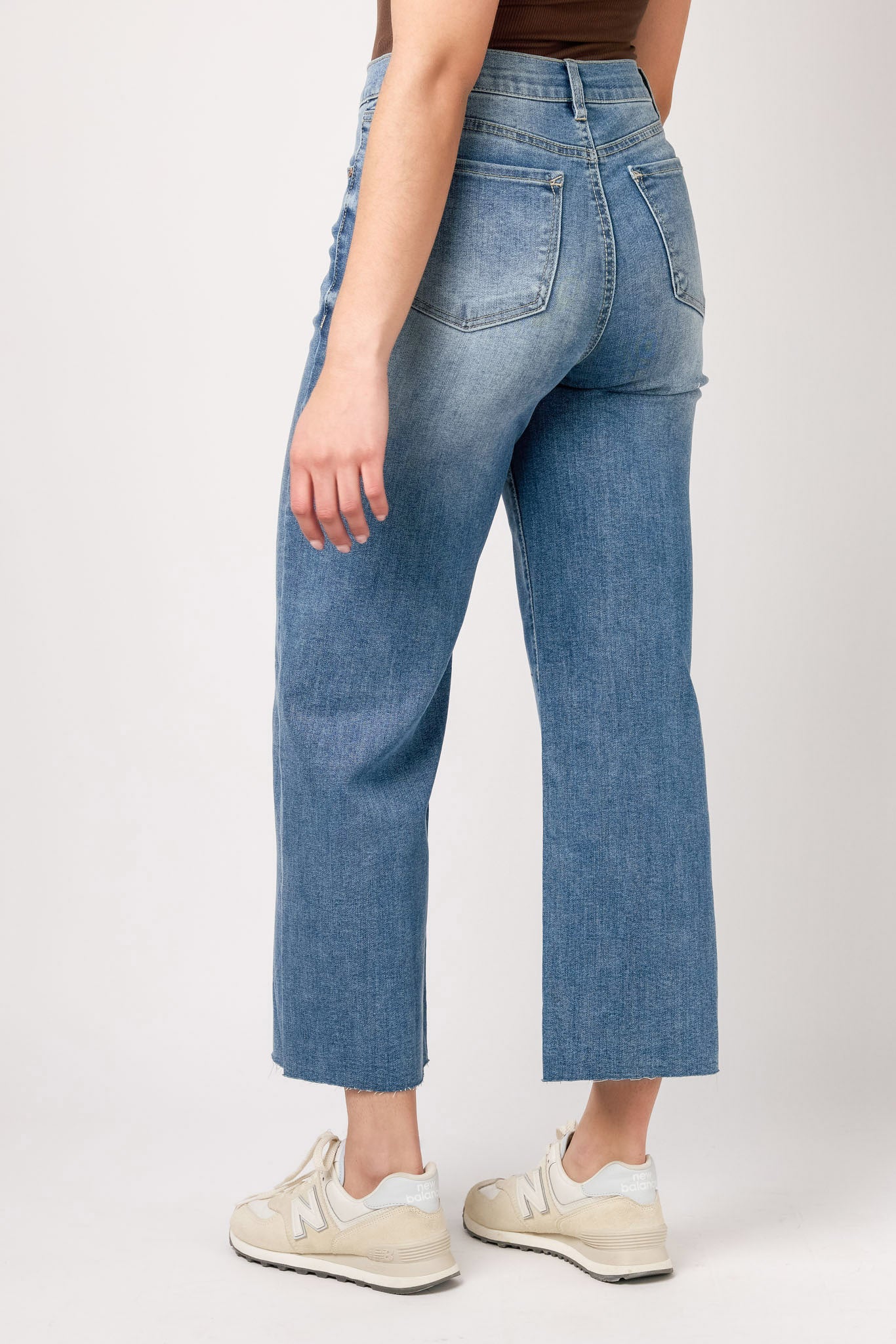 WallFlower Bella Wash Fearless Curvy Super-High-Rise Ankle Wide-Leg Jean