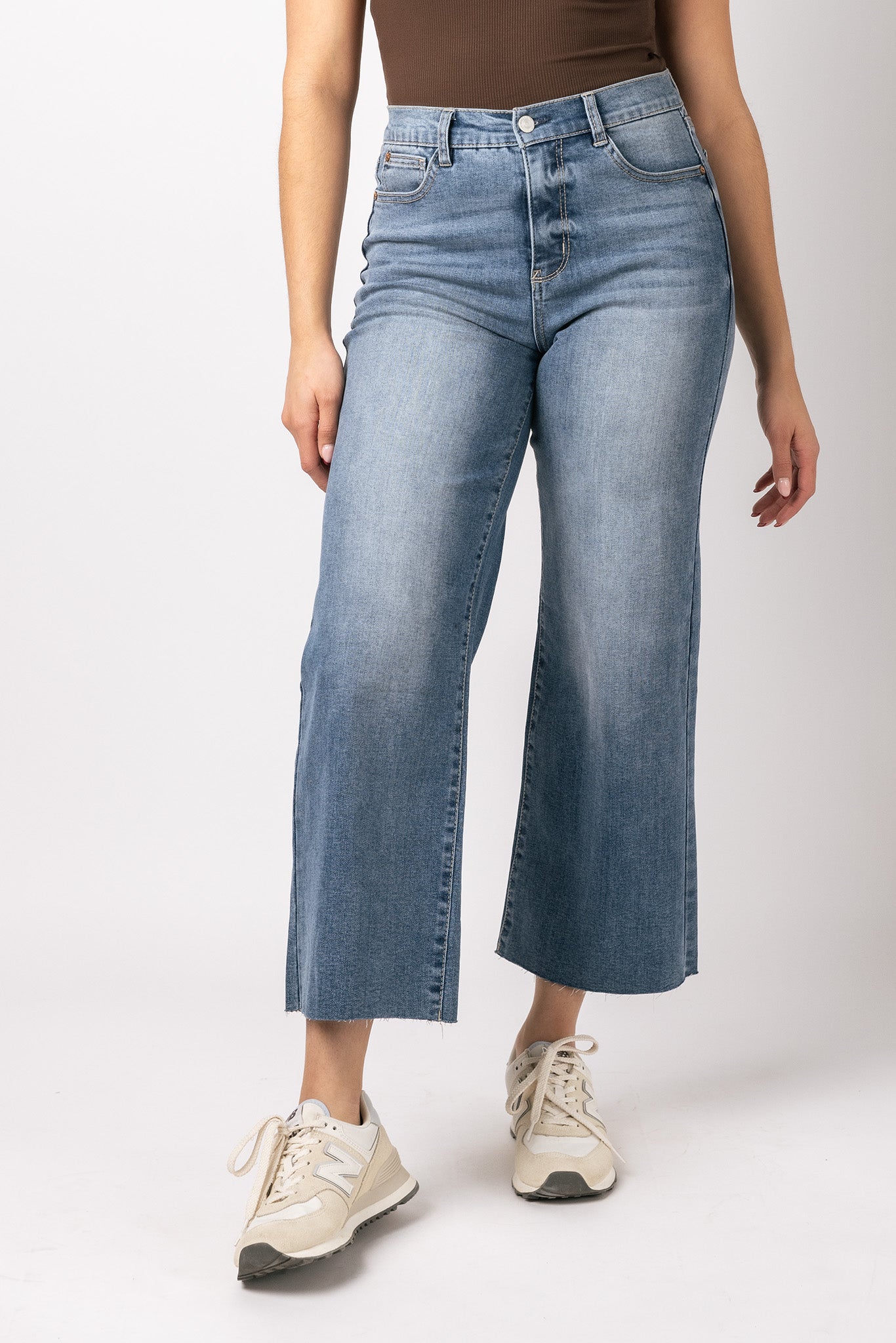 WallFlower Bella Wash Fearless Curvy Super-High-Rise Ankle Wide-Leg Jean