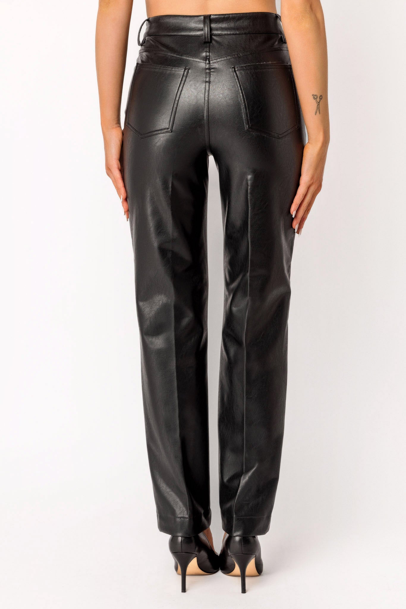 Pantalon droit en similicuir taille haute