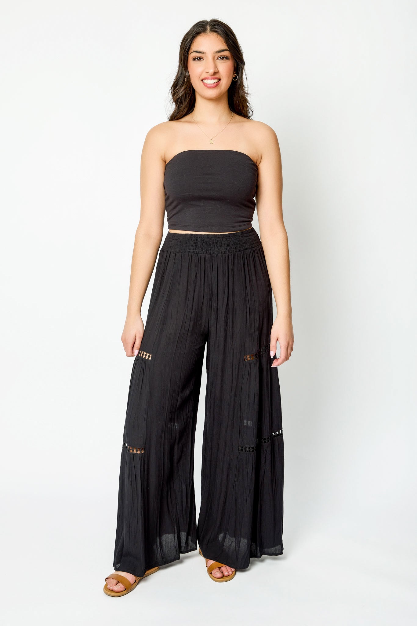 Pantalon avec jambe large en gaze froissée avec bordure au crochet