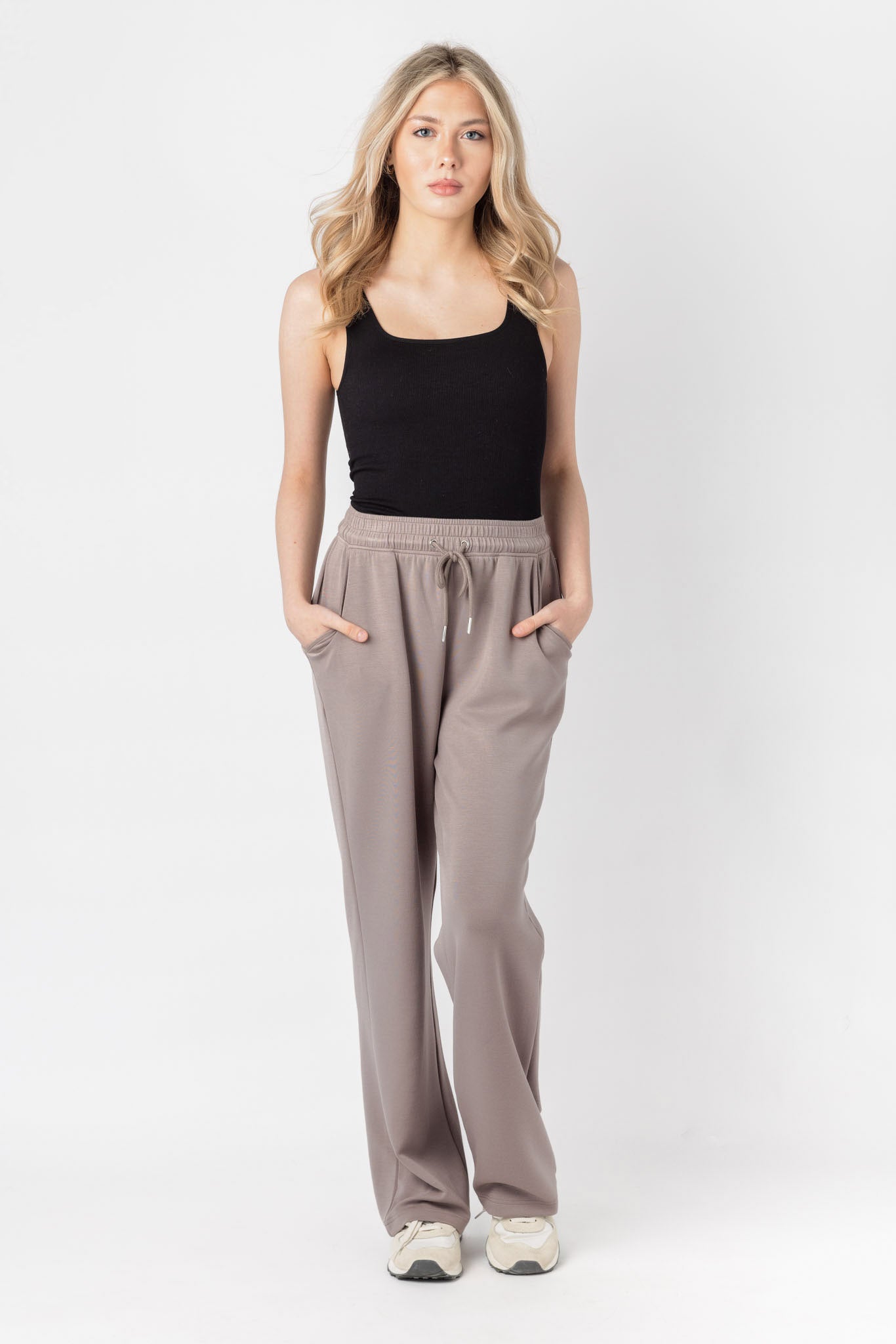Pantalon à jambe large en modal doux