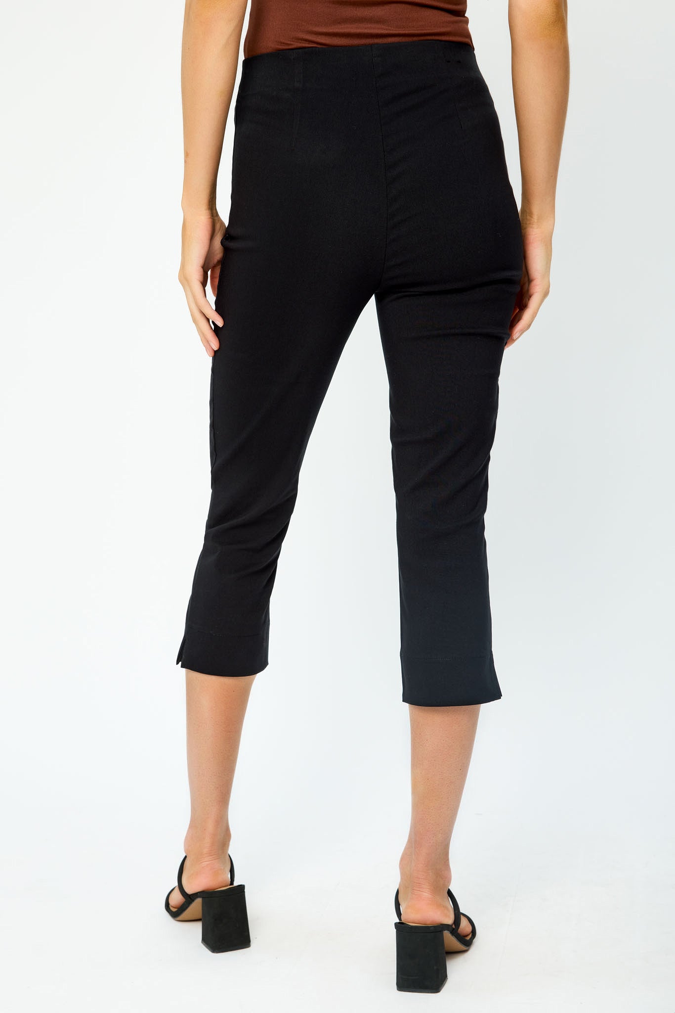 Pantalon écourté à enfiler avec taille haute