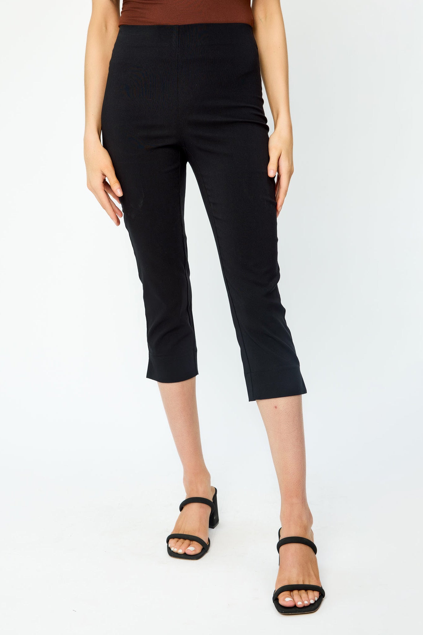 Pantalon écourté à enfiler avec taille haute