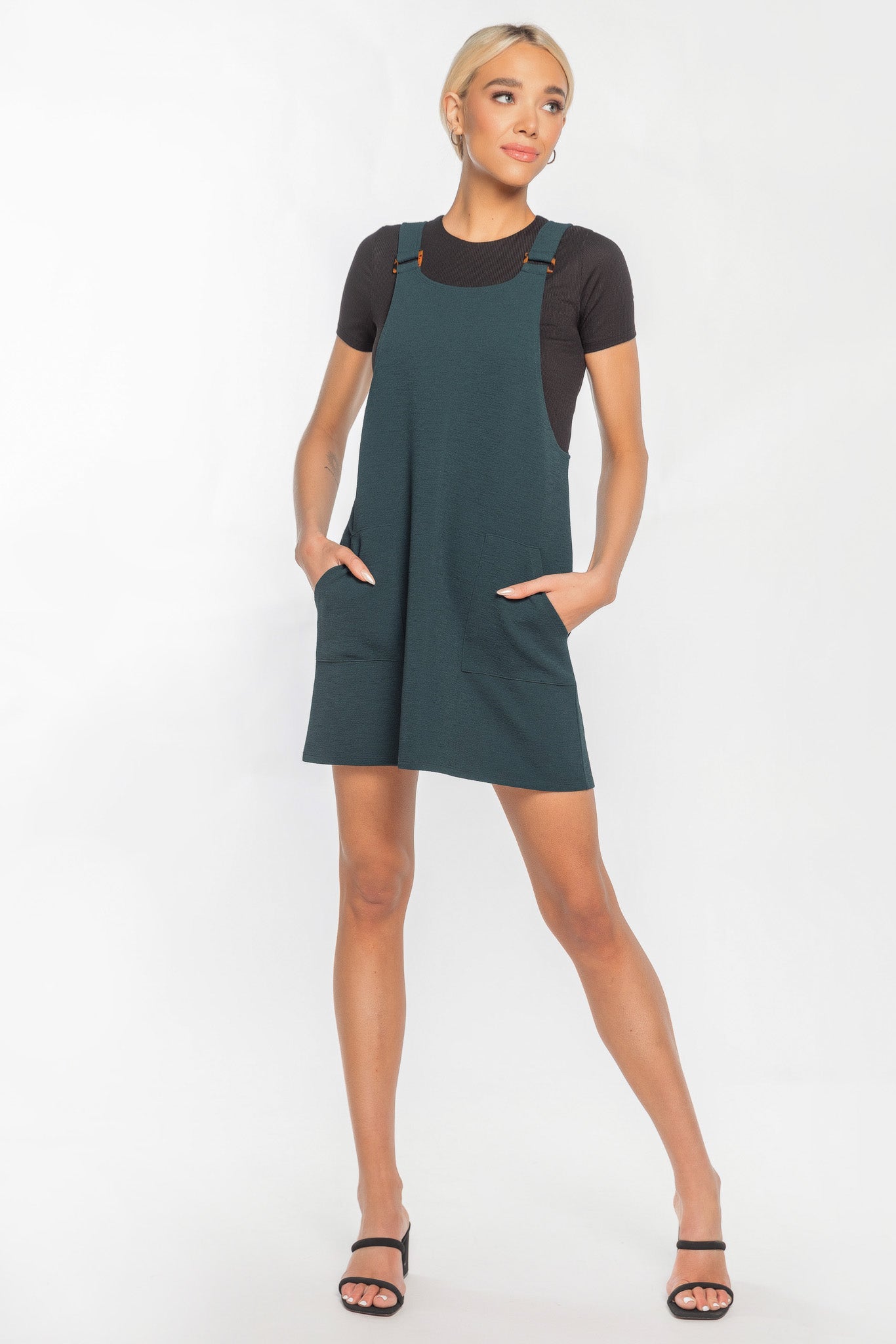 Robe-tablier avec boucles
