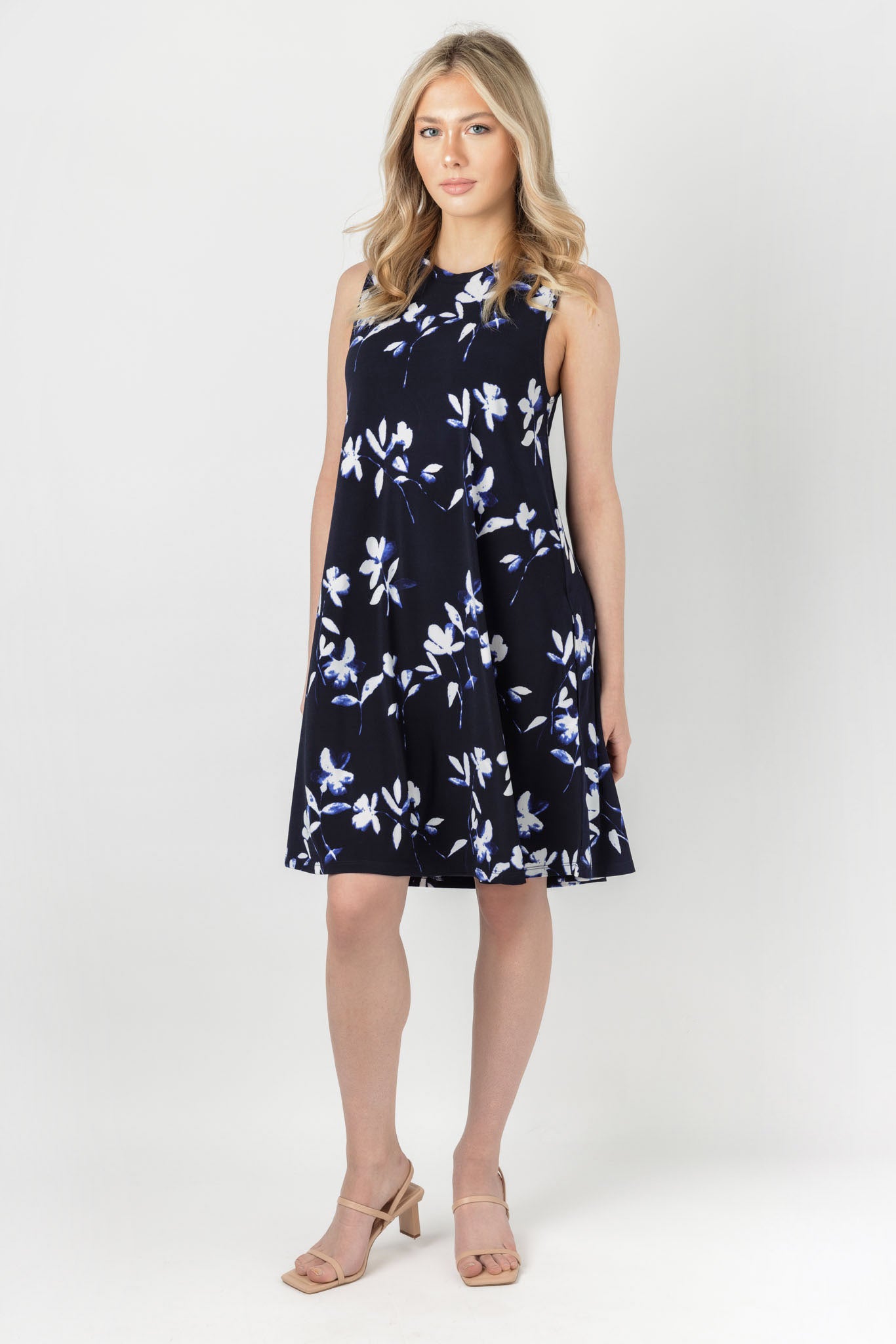 Robe florale sans manches avec poches