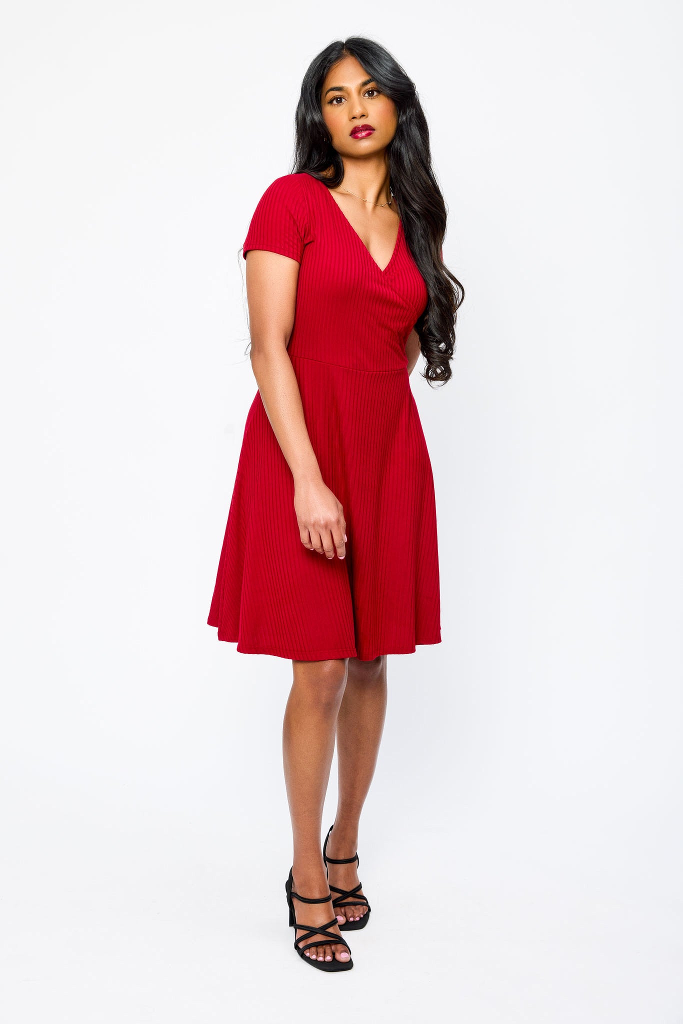 Robe patineuse croisée en tricot côtelé