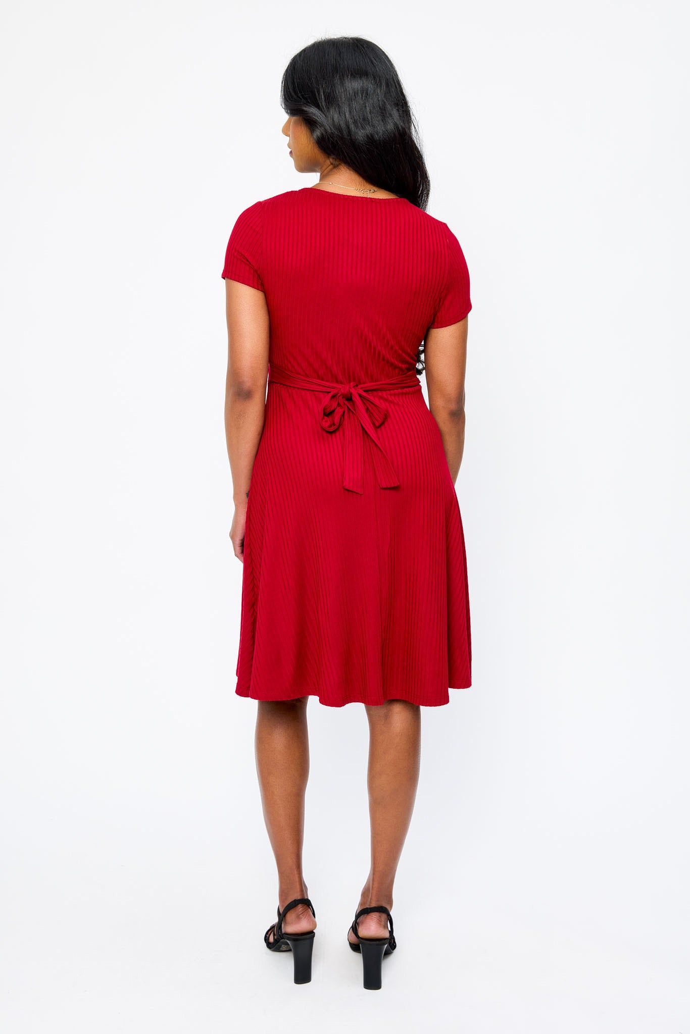 Robe patineuse croisée en tricot côtelé