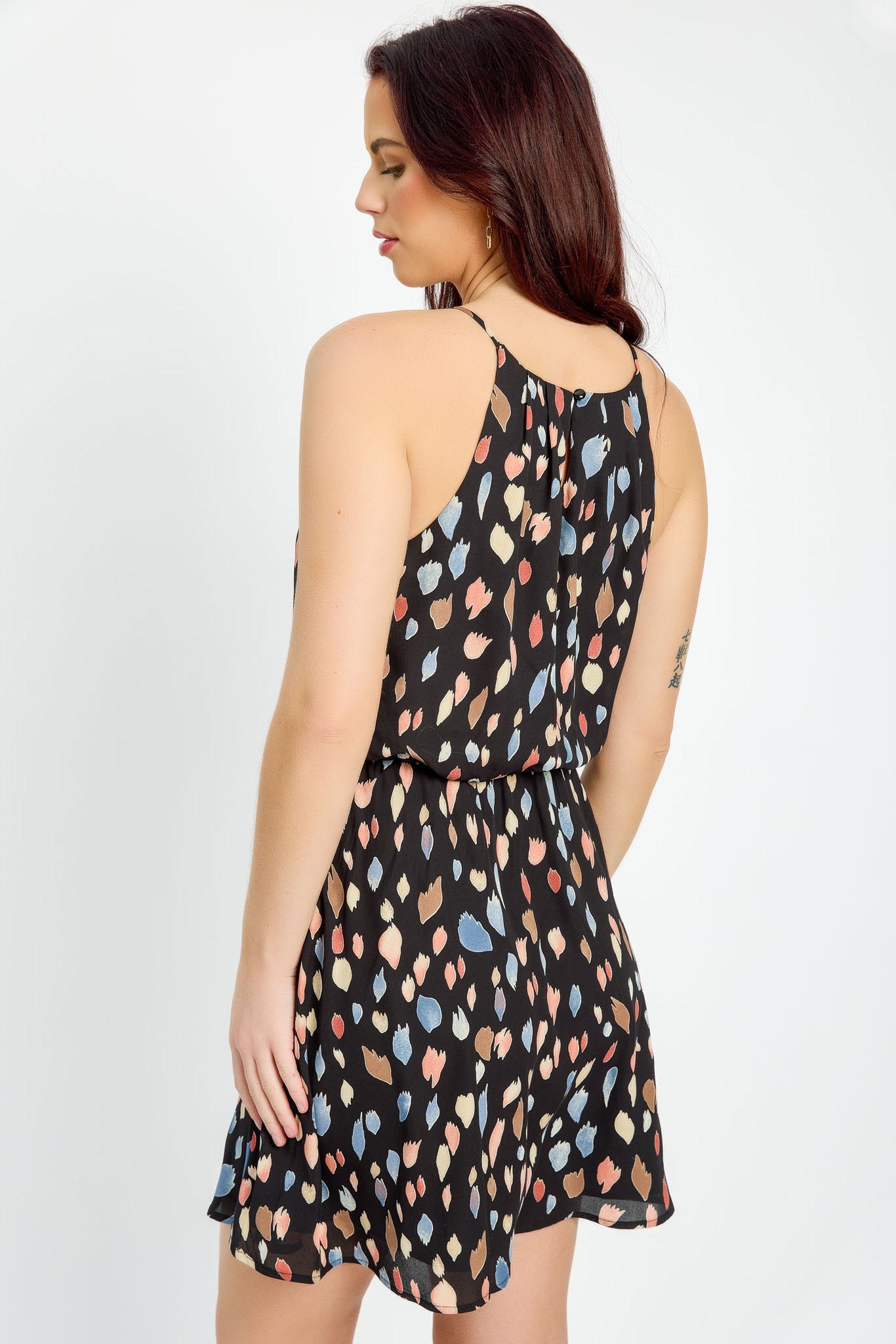 Robe abstraite à bretelles spaghetti avec taille élastique