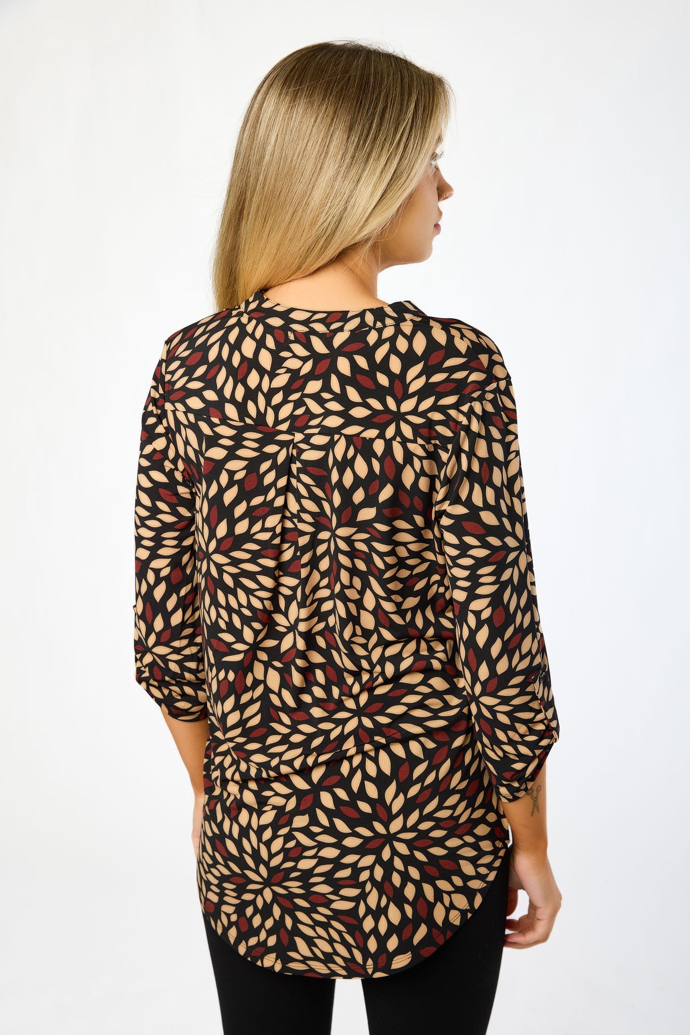 Chemise à col en V et manches 3/4 à imprimé de petites feuilles