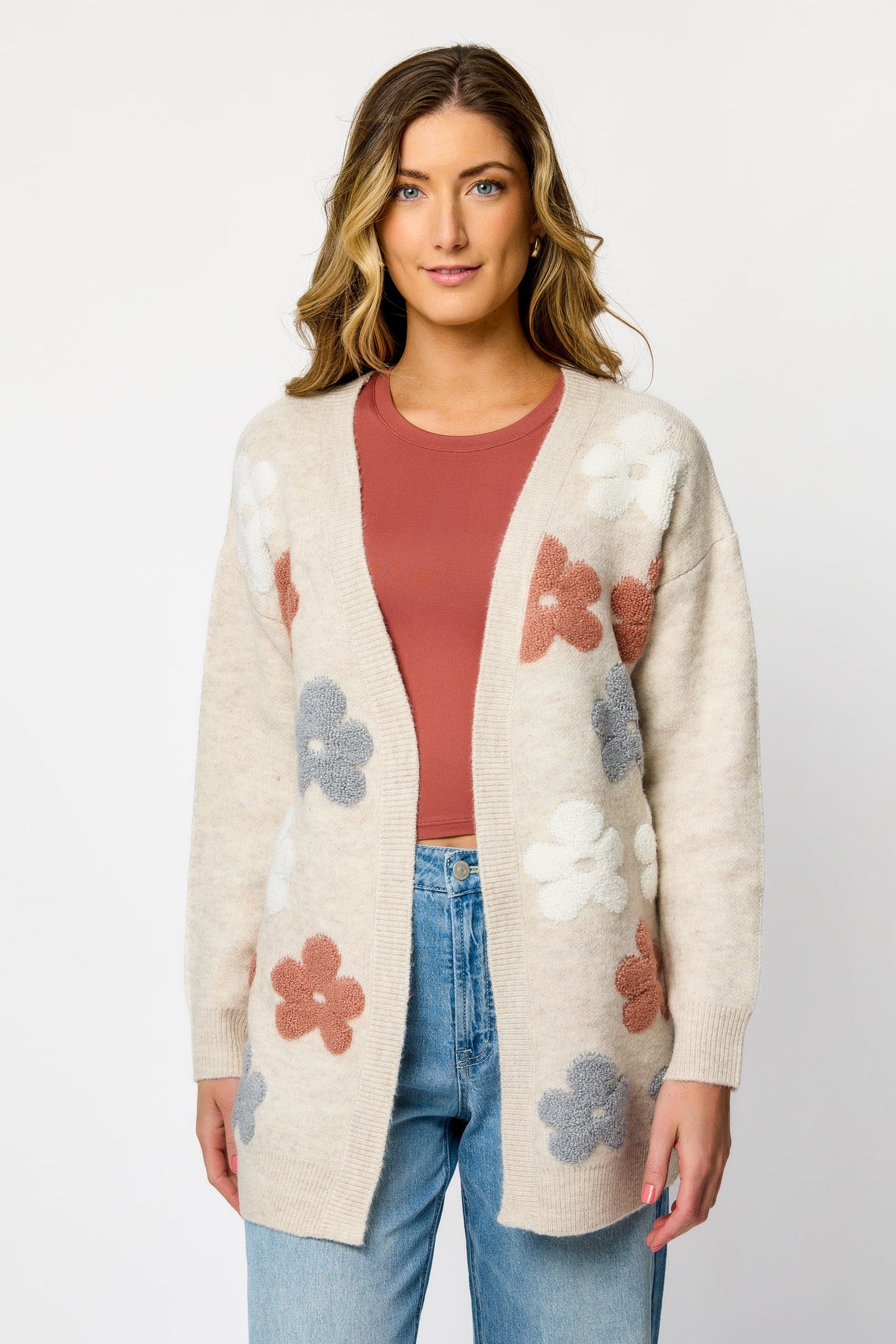 Plus Cardigan long boutonné en maille côtelée grise | FR Plus Cardigan long boutonné en maille côtelée grise | FR