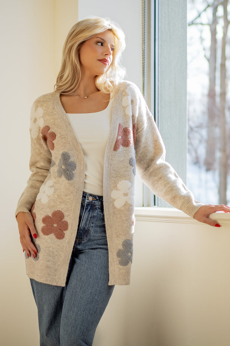 Cardigan en tricot pour fille couleur verte avec imprimé de fleurs roses et jaunes. | tuc tuc Cardigan en tricot pour fille couleur verte avec imprimé de fleurs roses et jaunes. | tuc tuc