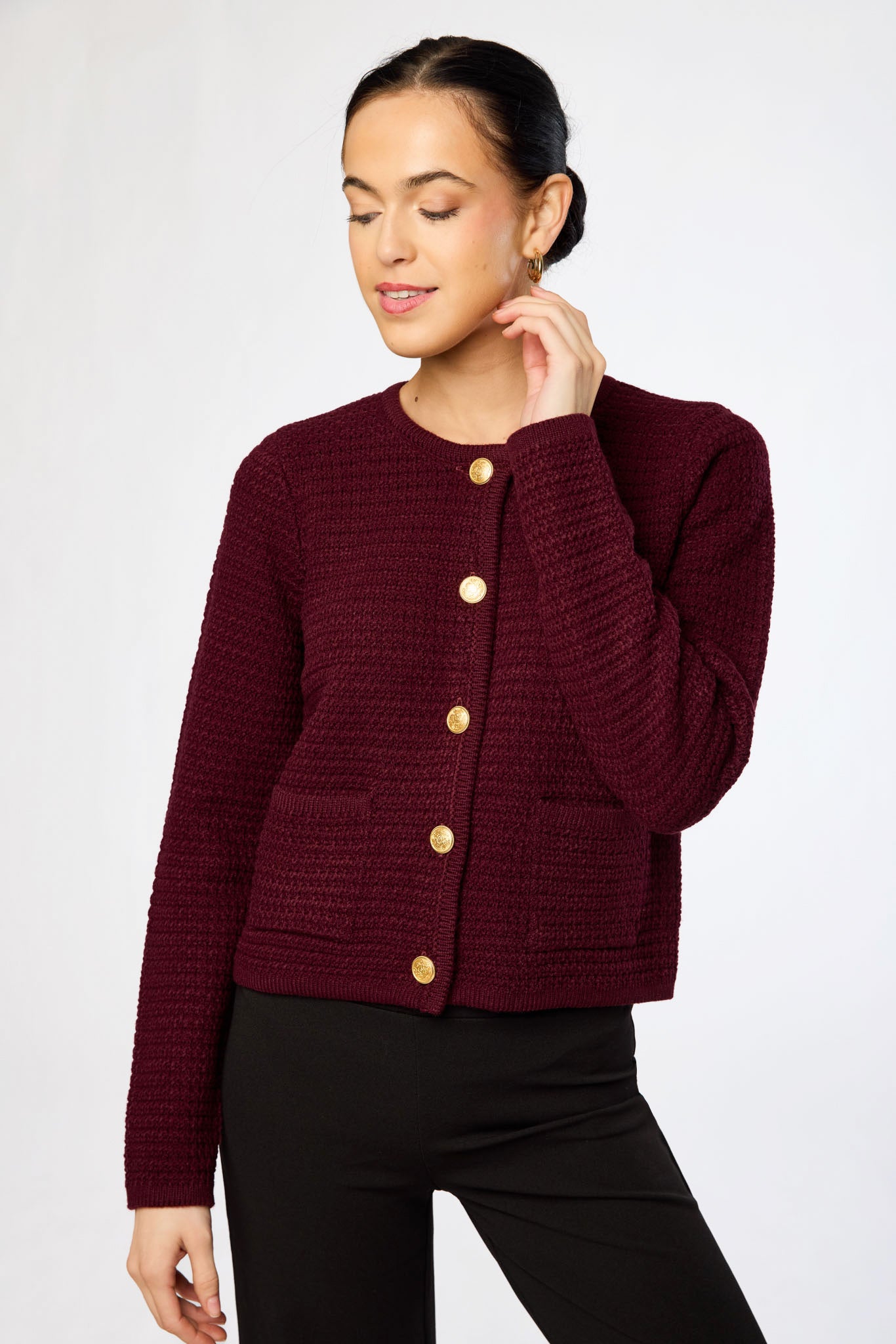 Cardigan côtelé à col rond avec boutons dorés