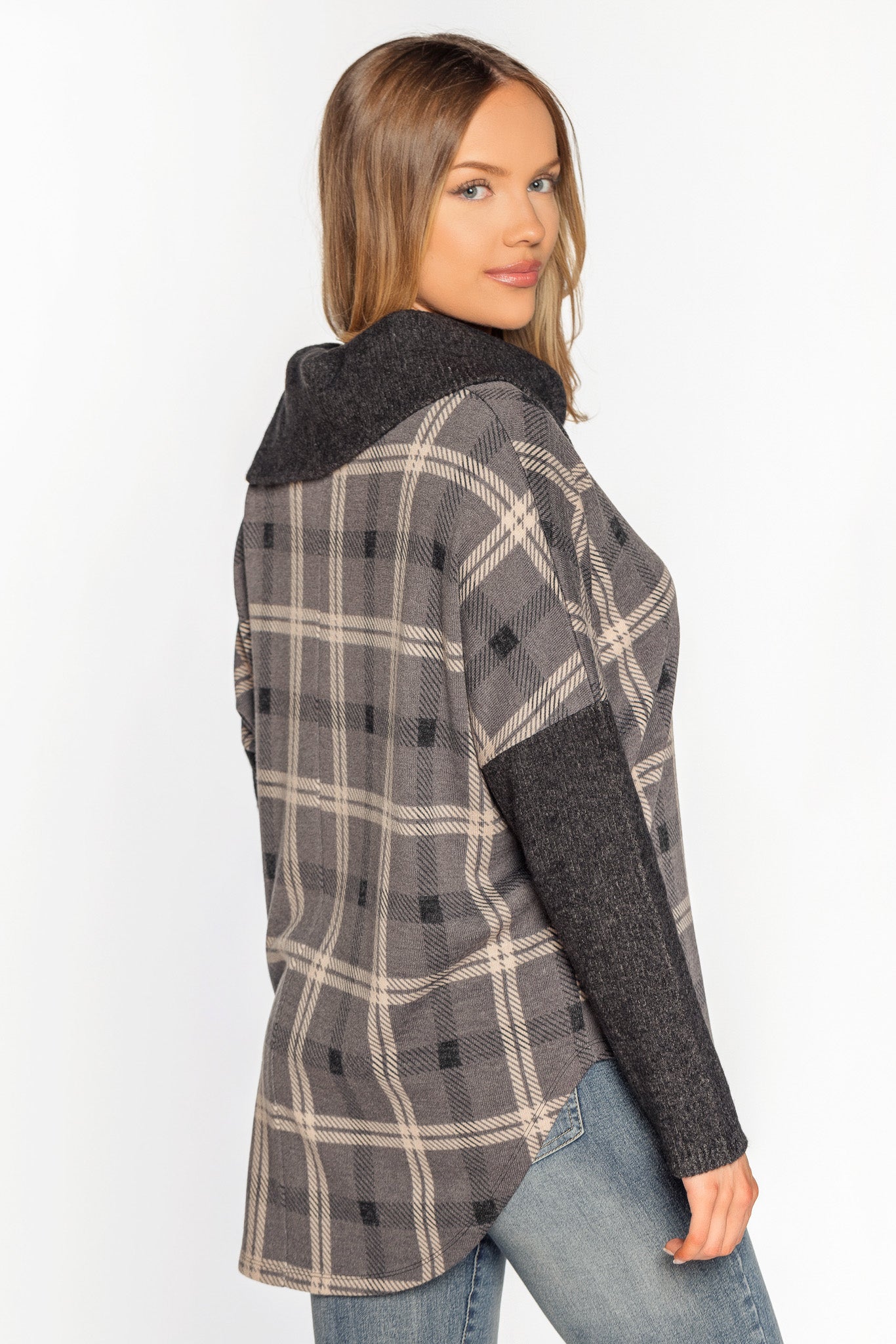Plaid Hacci Poncho with Buttons