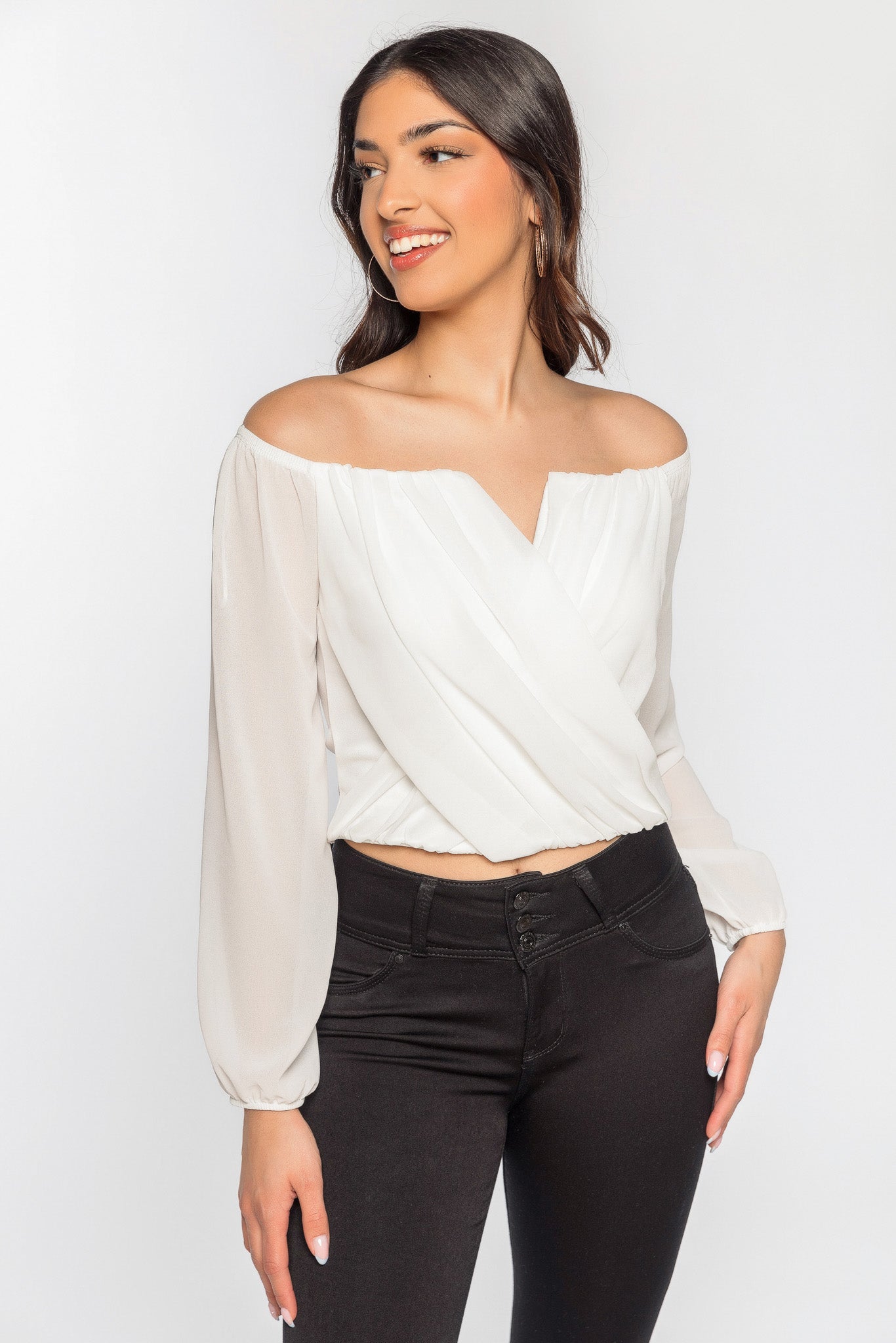 Blouse aux épaules dénudées