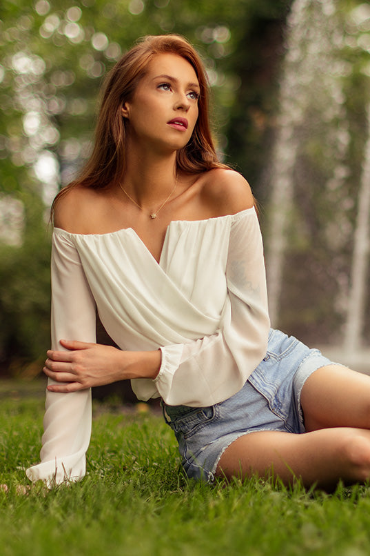 Blouse aux épaules dénudées