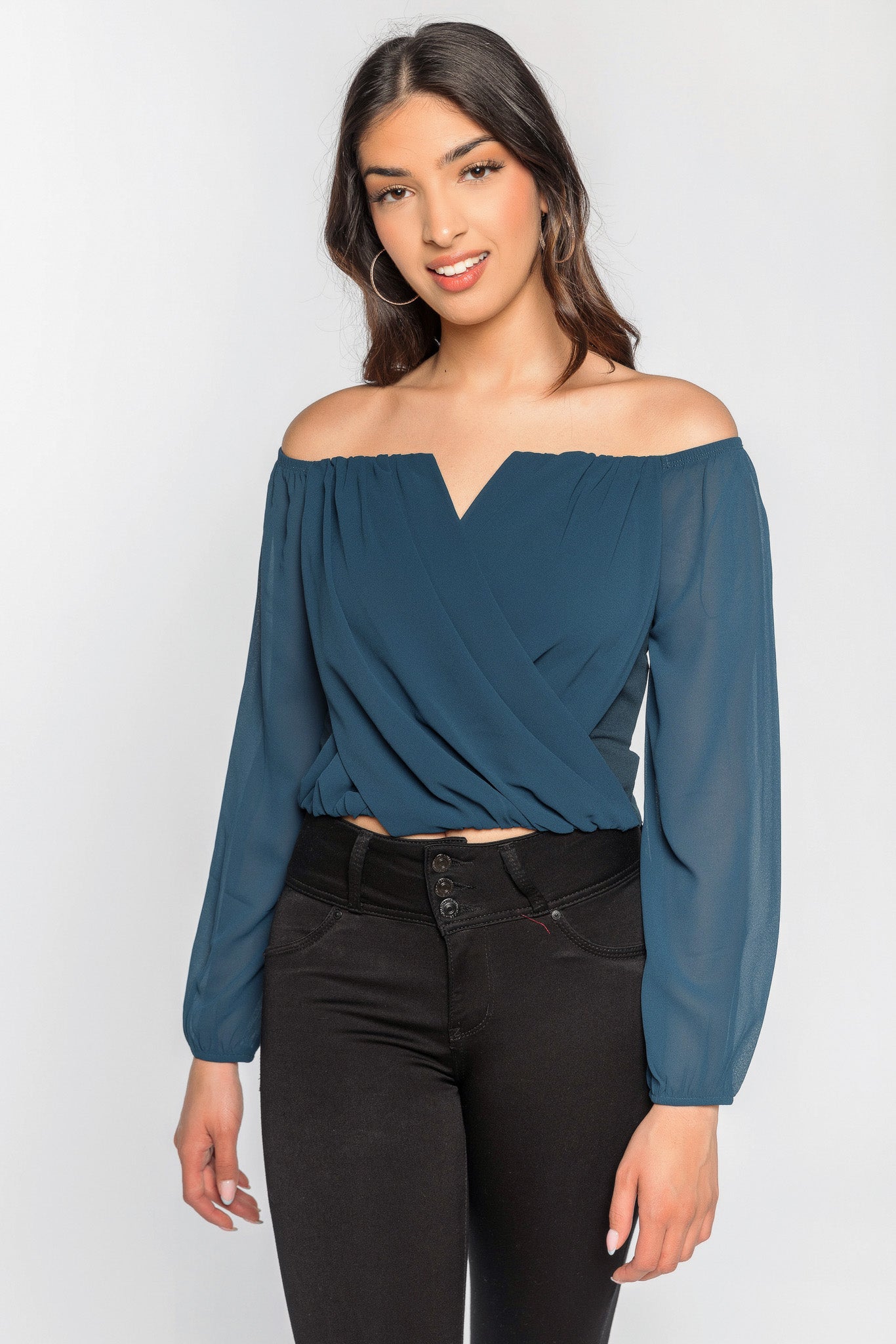 Blouse aux épaules dénudées