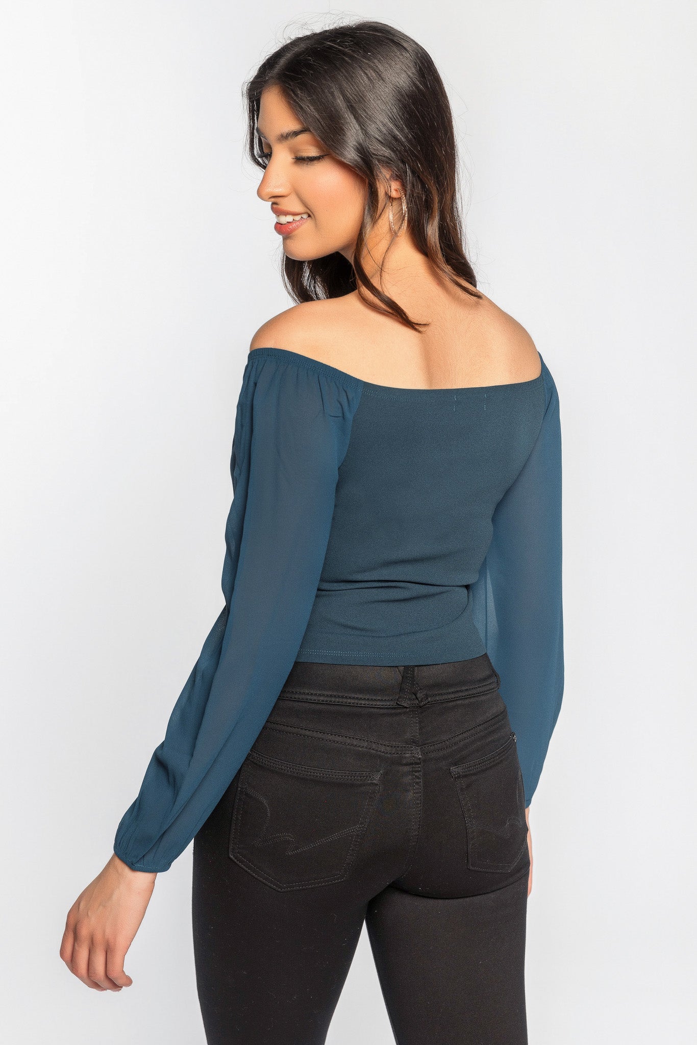 Blouse aux épaules dénudées