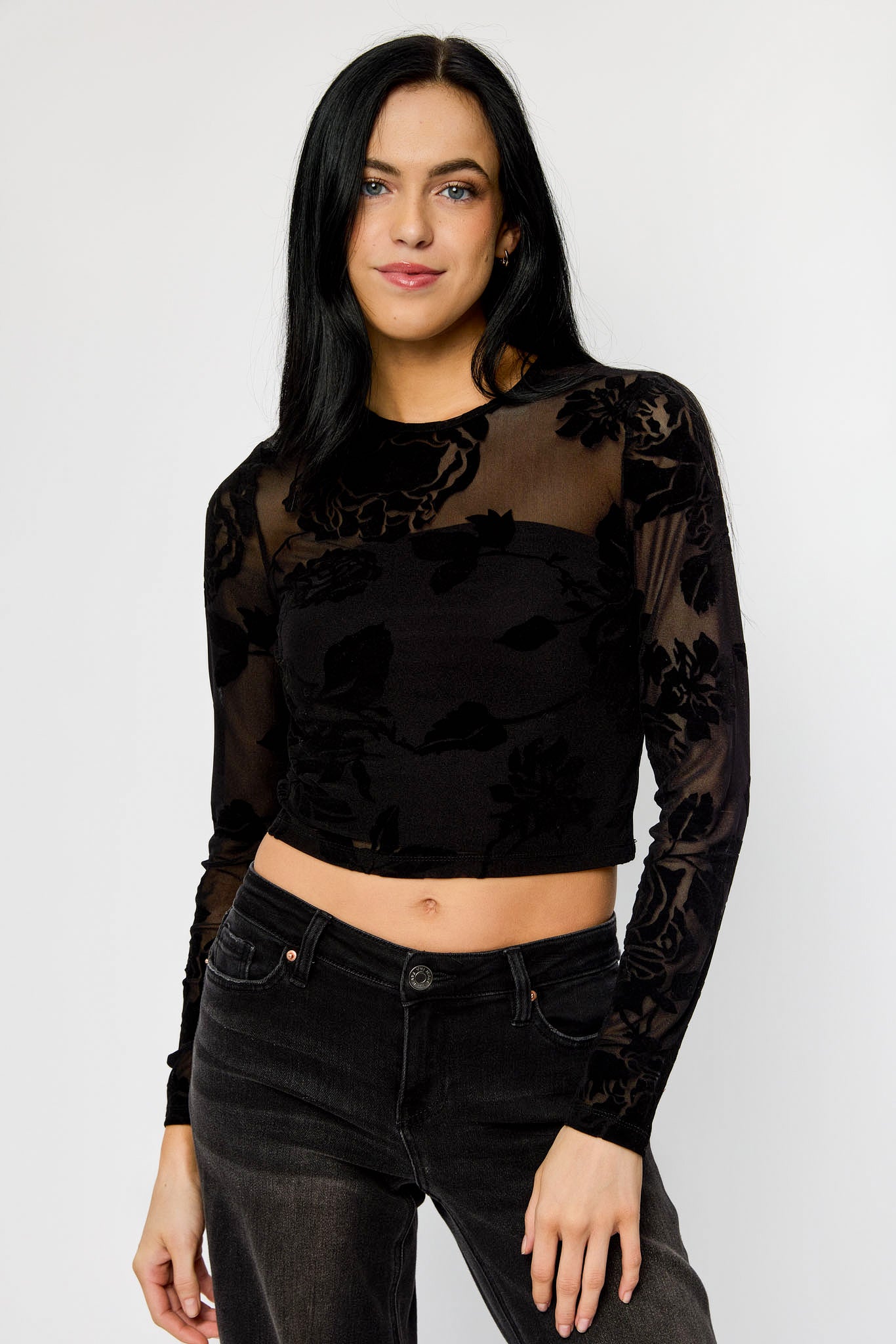 Haut écourté à motif floral floqué avec manches longues
