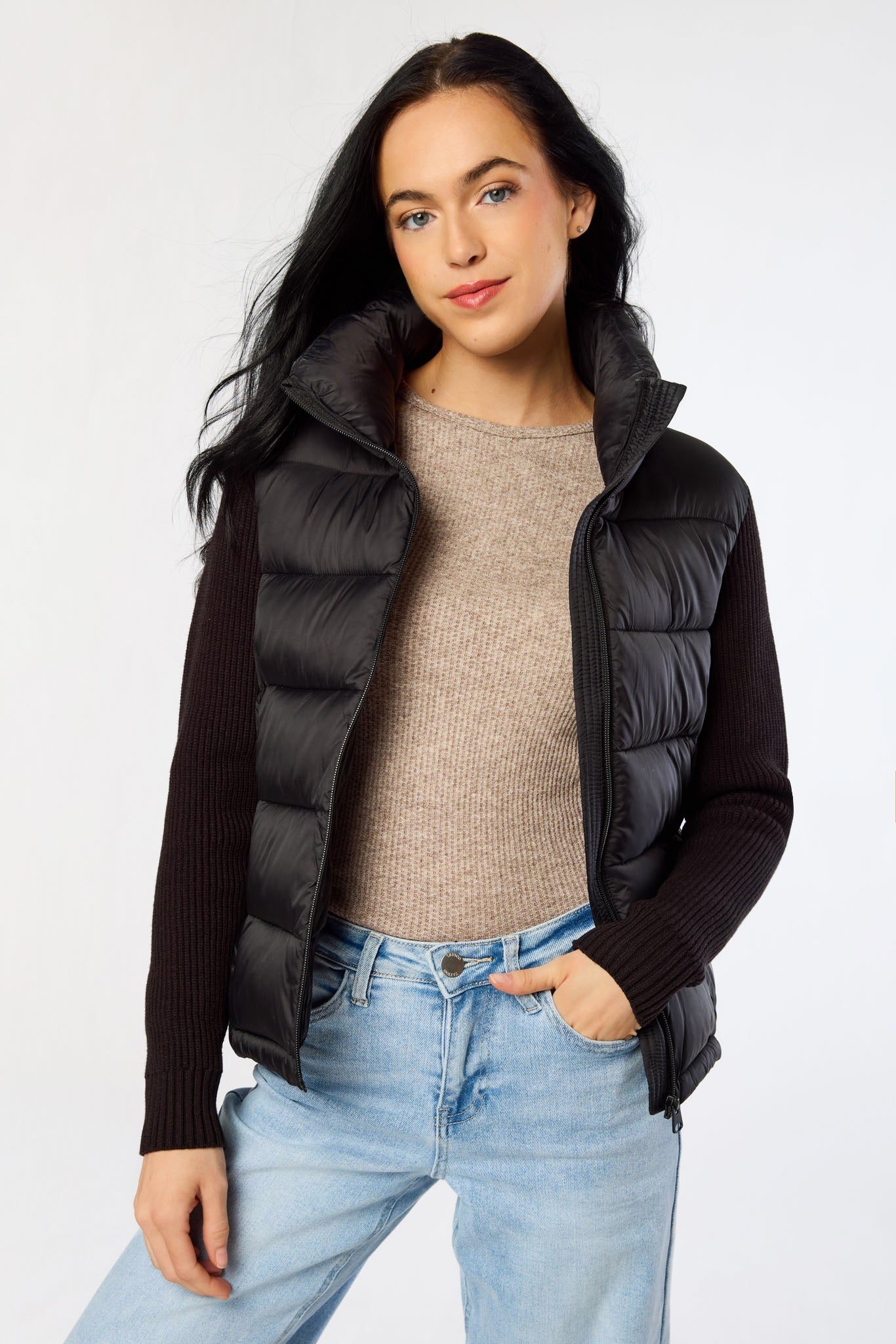 Manteau matelassé à manches tricotées