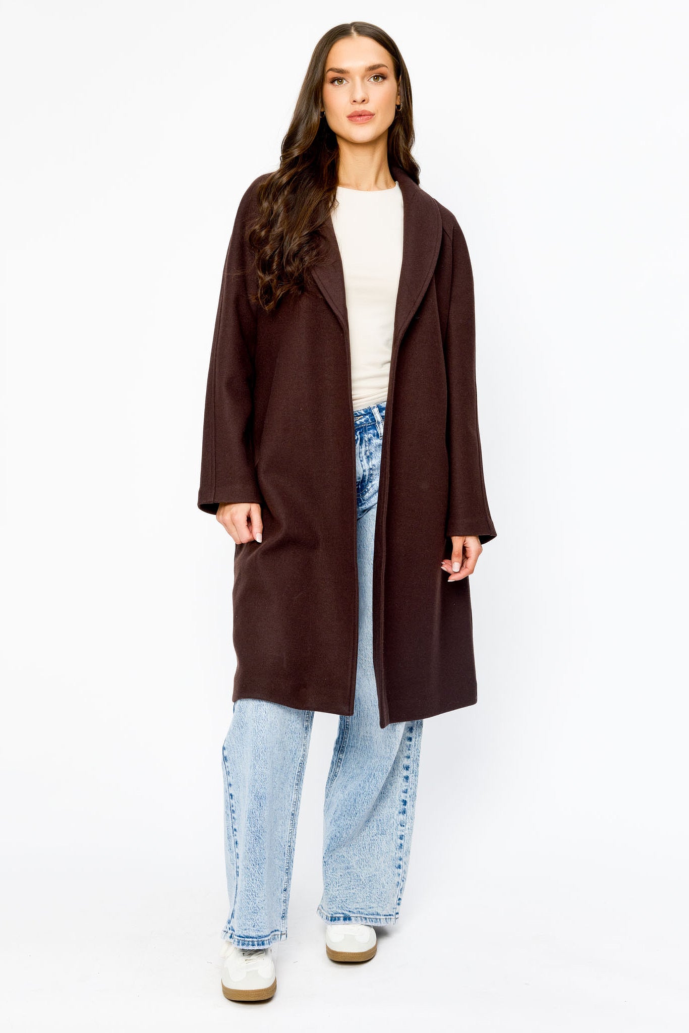 Manteau à ceinture nouée