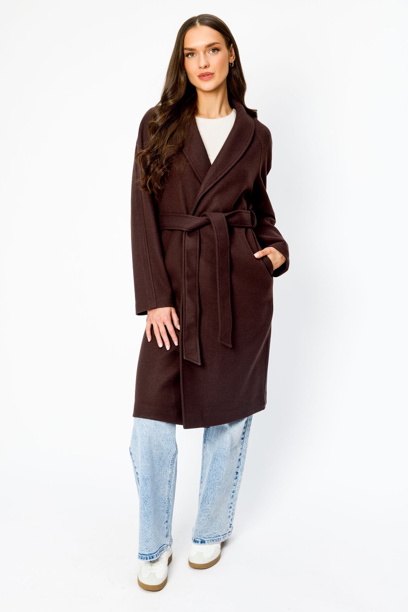Manteau à ceinture nouée