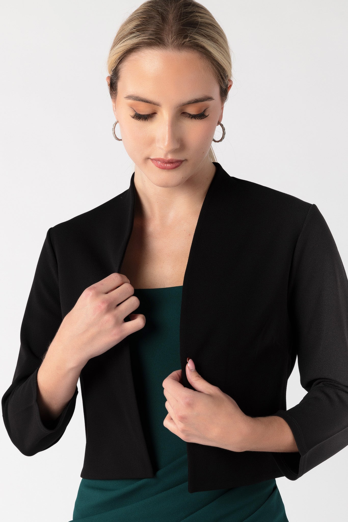 Veston-châle écourté en crêpe extensible