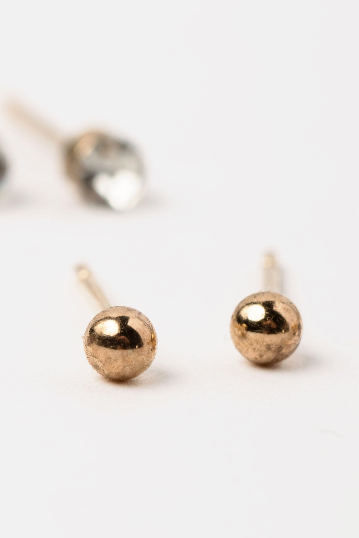 Ensemble à 6 boucles d'oreilles à puces et mini anneaux