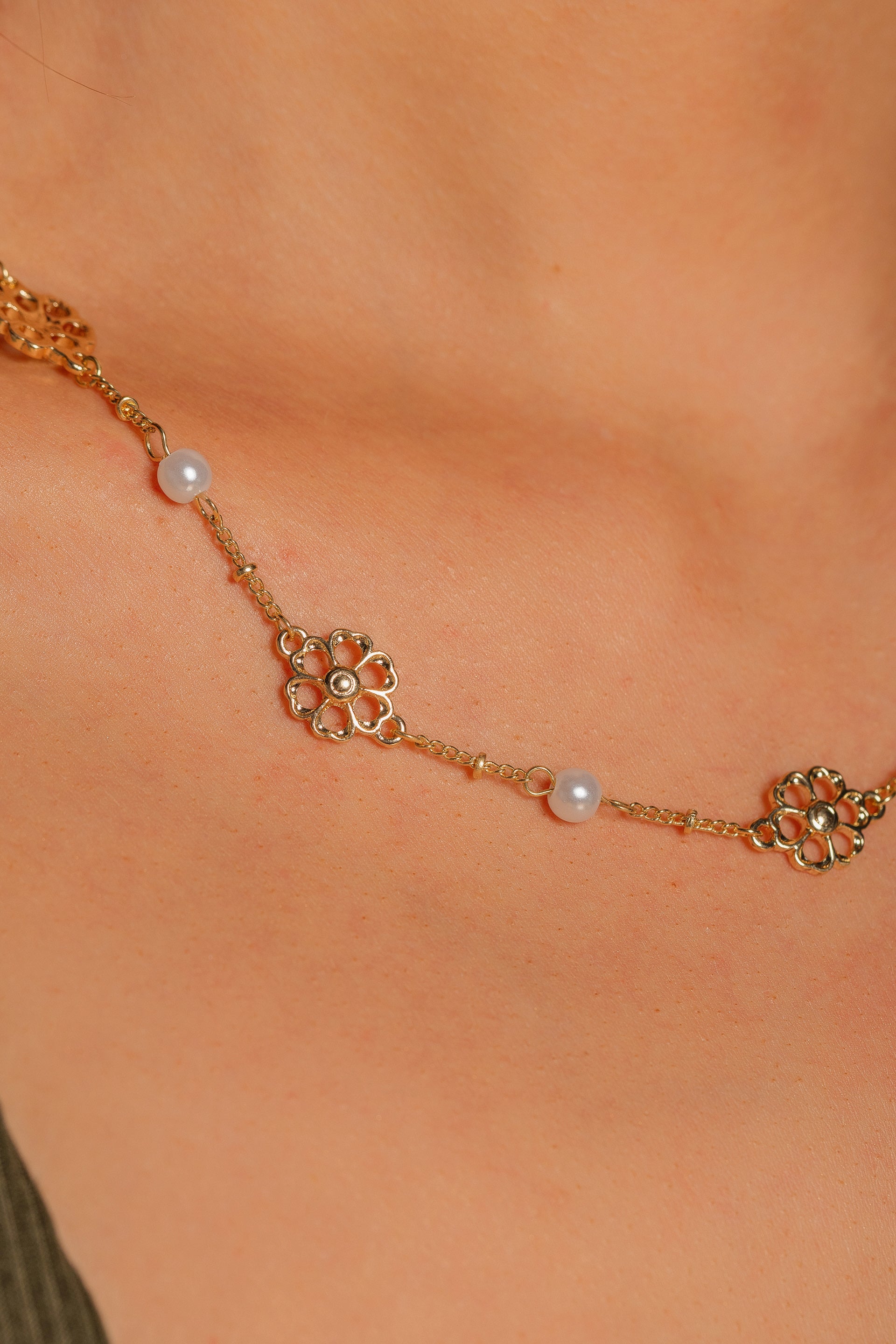 Flower and Pearl Necklace