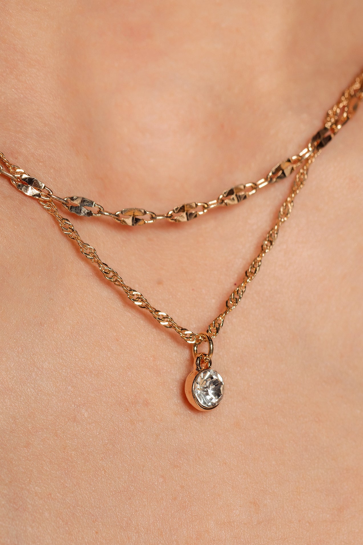 Collier double brin à pierre du Rhin