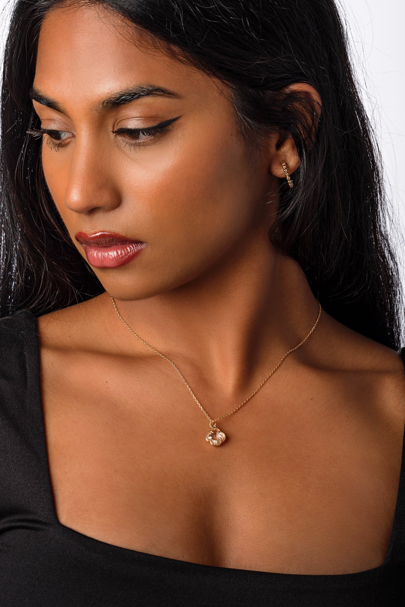 Collier à pendentif trèfle en cristal