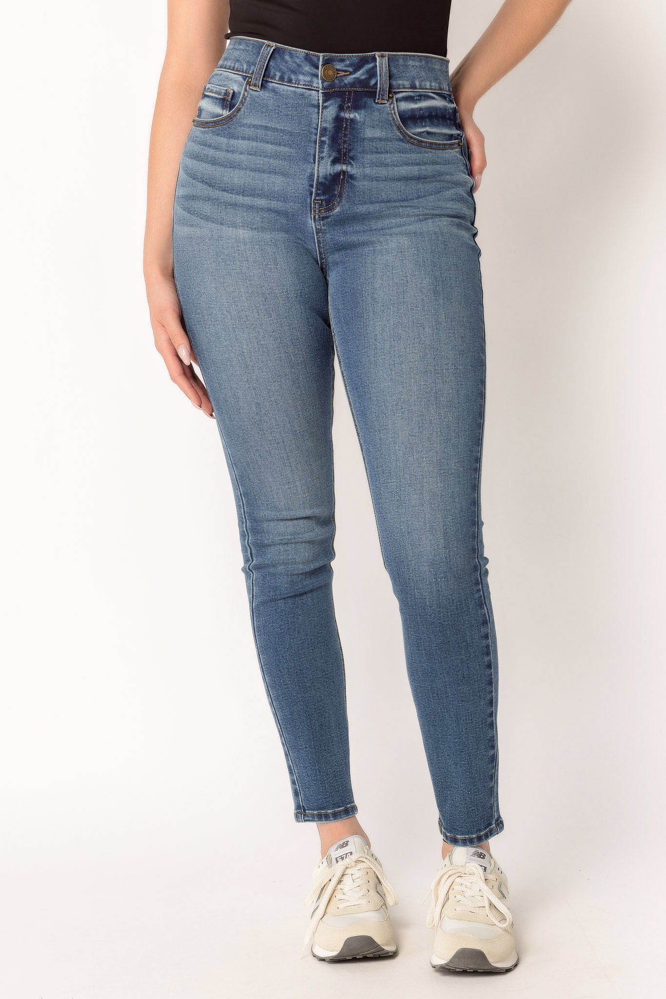 BBJ Medium Wash High Rise V-Effect Skinny Jean