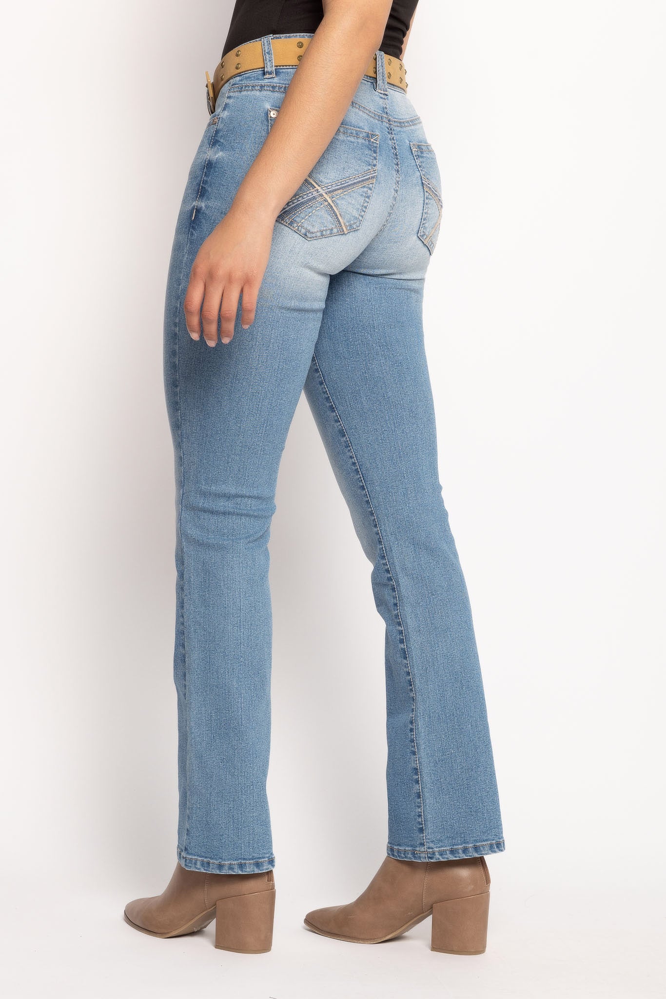 Wallflower Legendary Fit Bootcut Jeans in Elle Wash