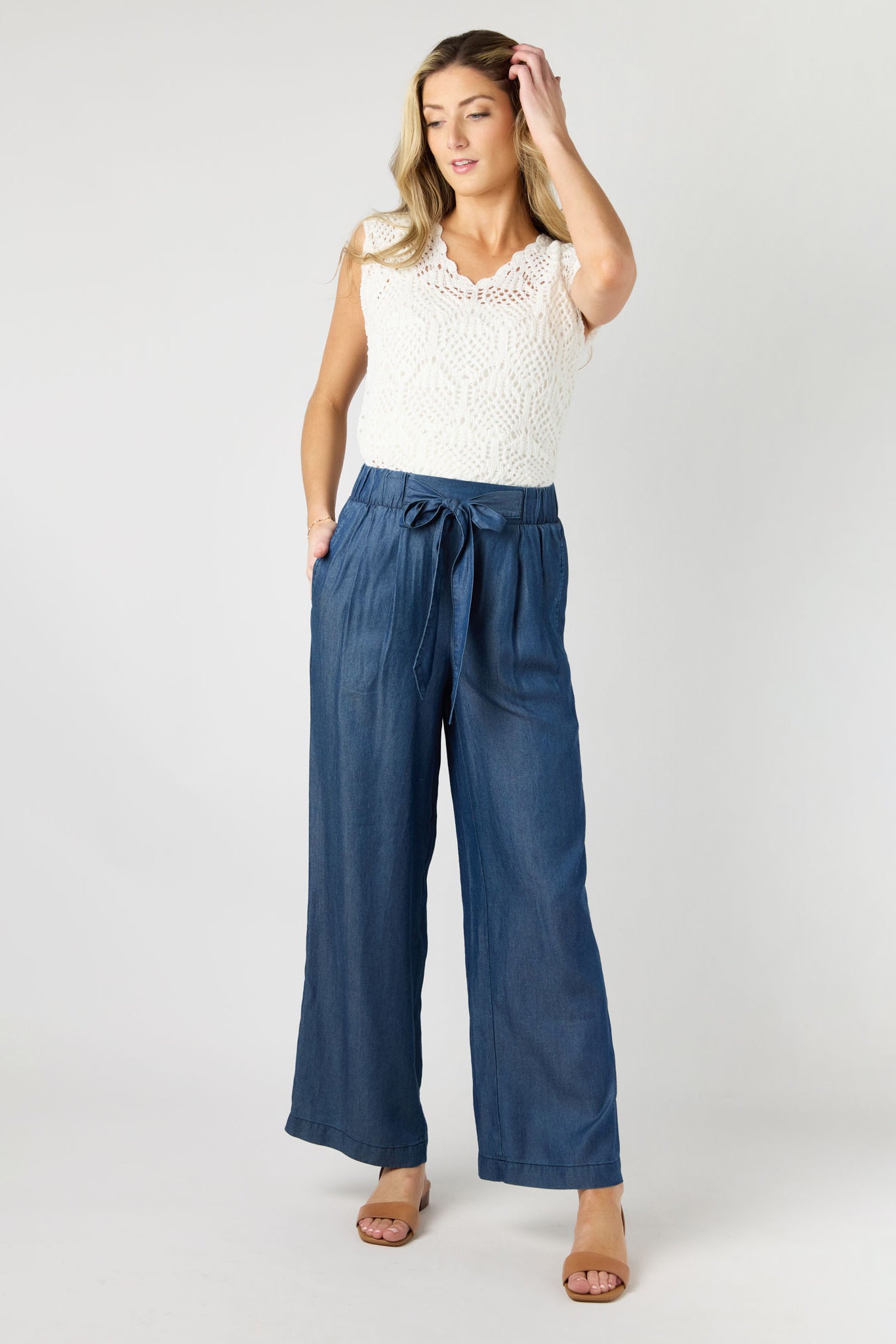 Pantalon à jambe large en chambray avec détail noué