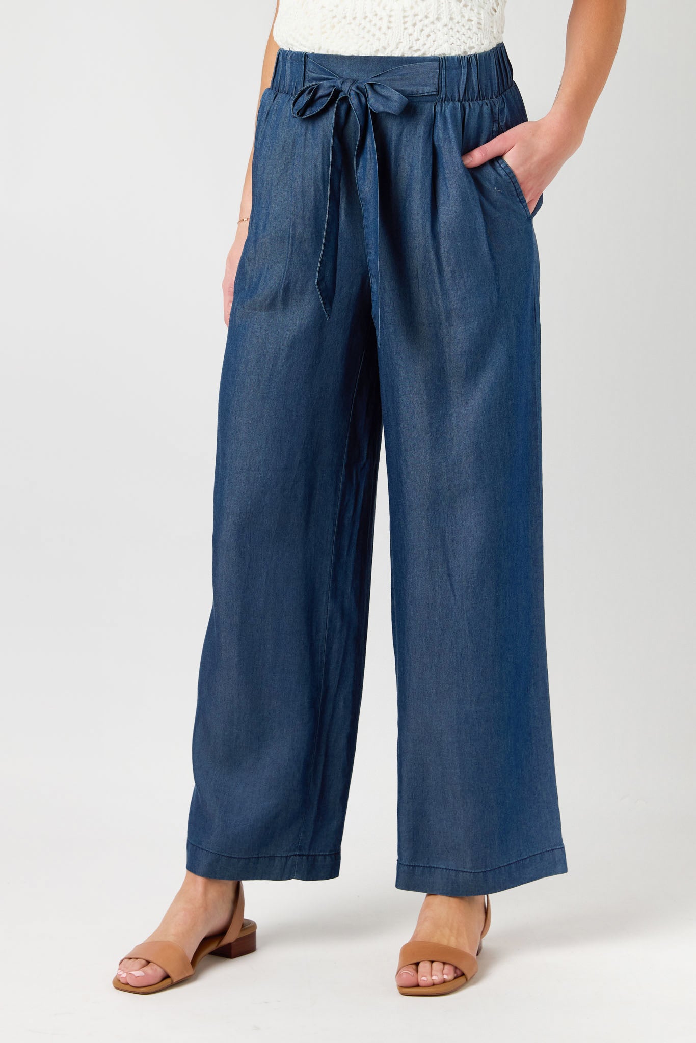 Pantalon à jambe large en chambray avec détail noué