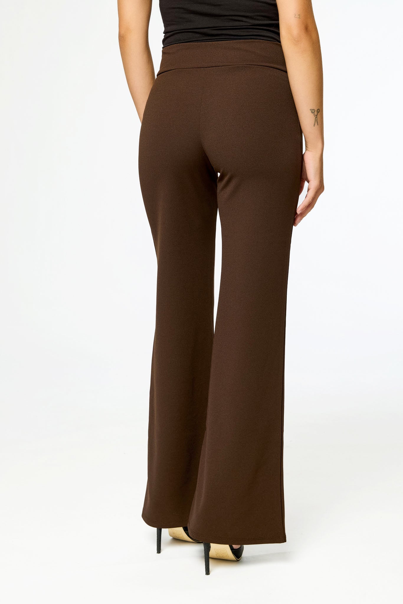 Pantalon avec jambe large