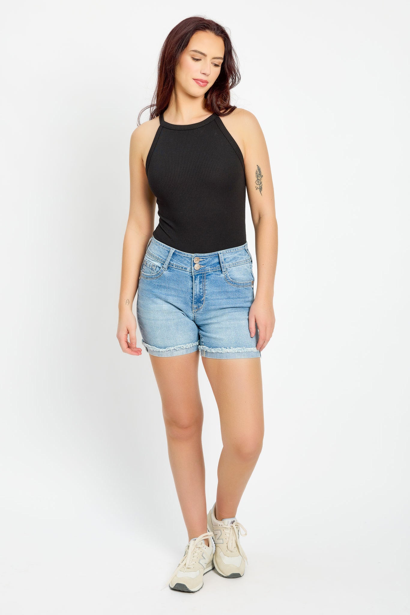 WallFlower Elle Wash Flirty Curvy High-Rise Short