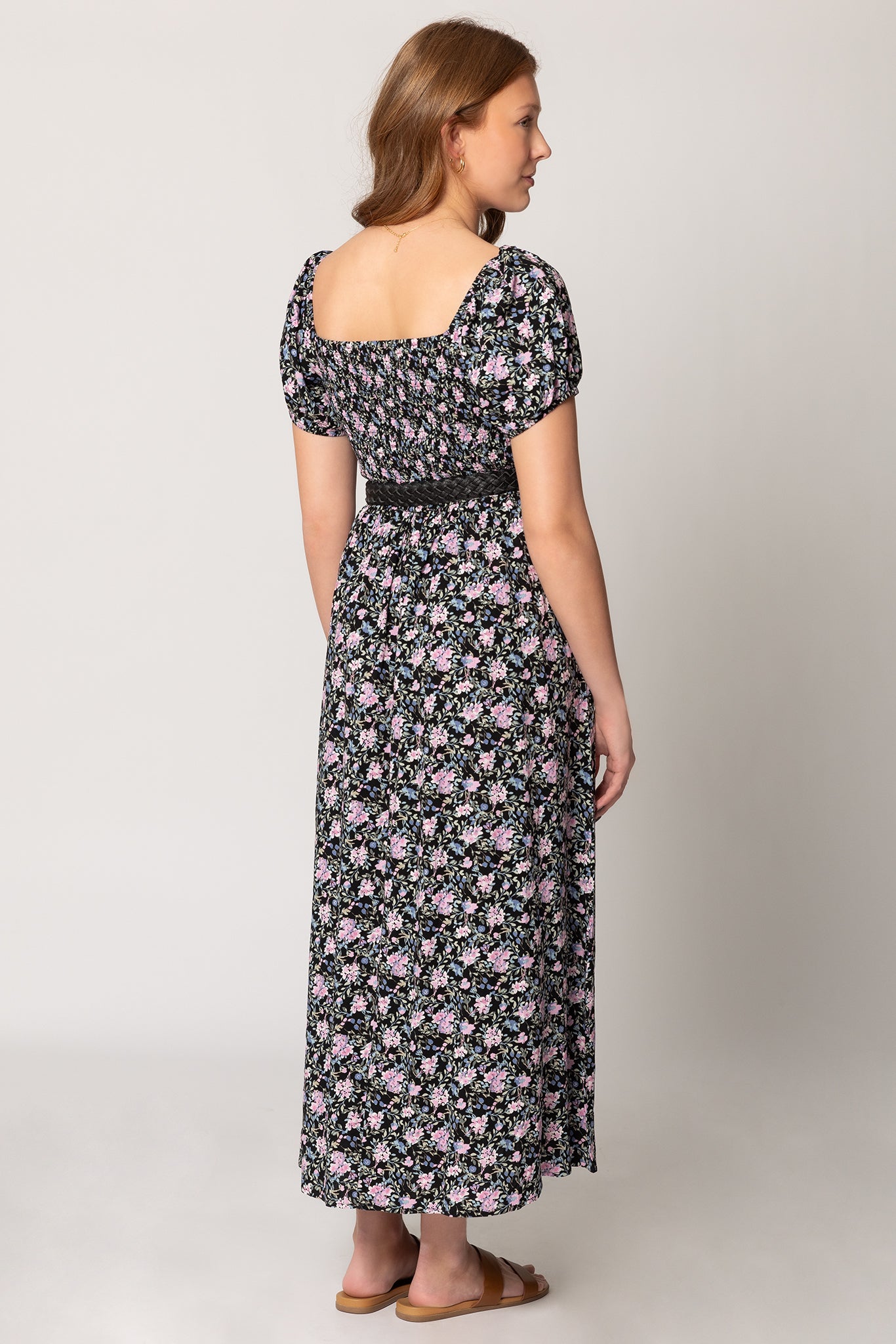 Robe longue à manches bouffantes et motif floral aquarelle avec ceinture