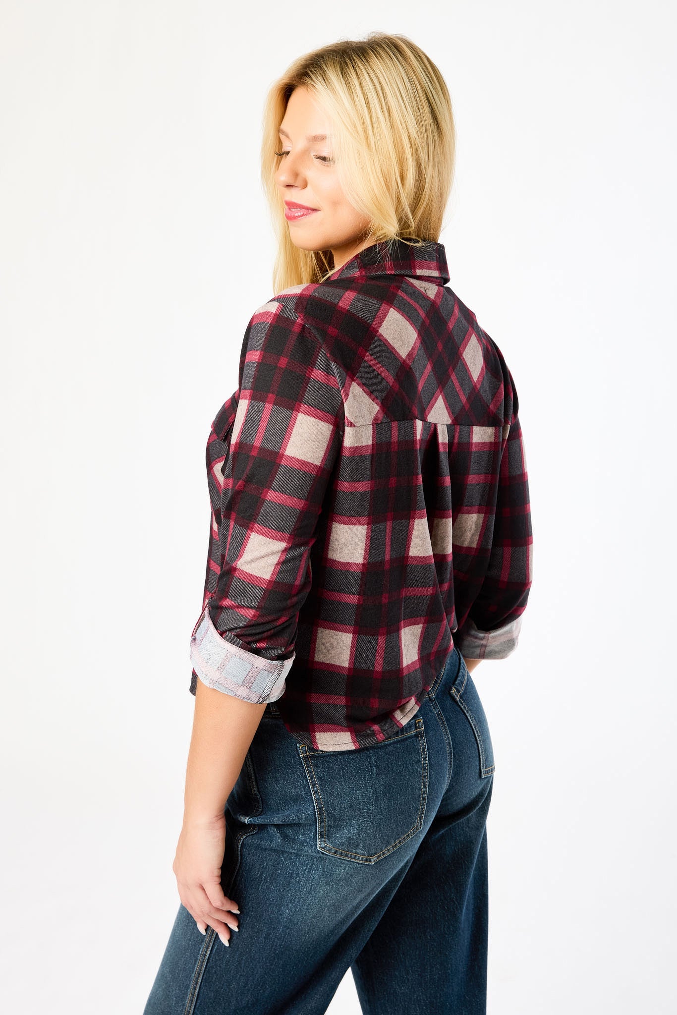 Chemise écourtée à carreaux boutonnée avec poches poitrine