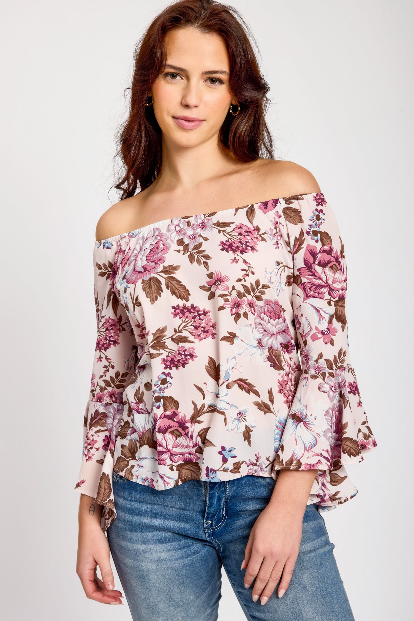 Chemise floral avec manches évasées et épaules découvertes