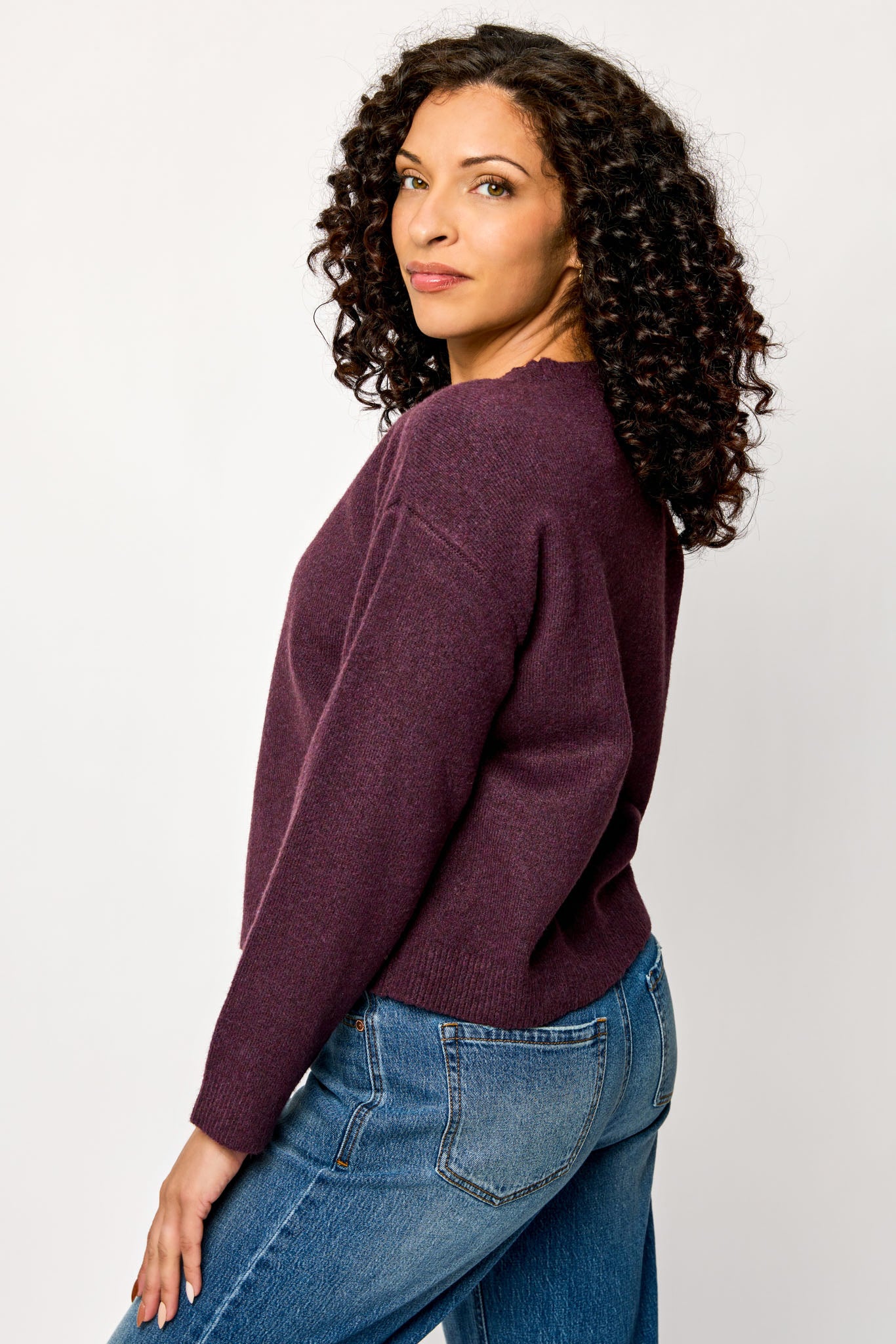 Chandail à manches longues et encolure dégagée