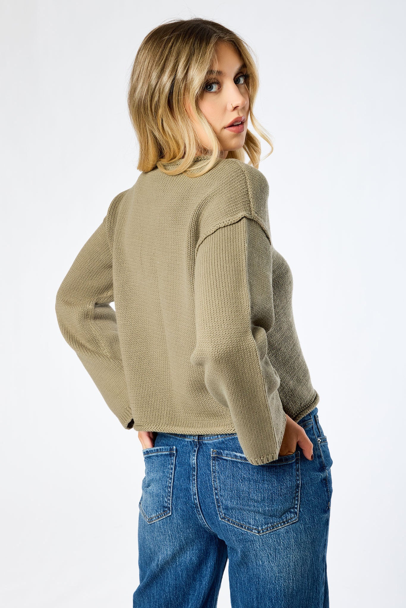 Roll-Edge Buttoned Long-Sleeve Cardigan