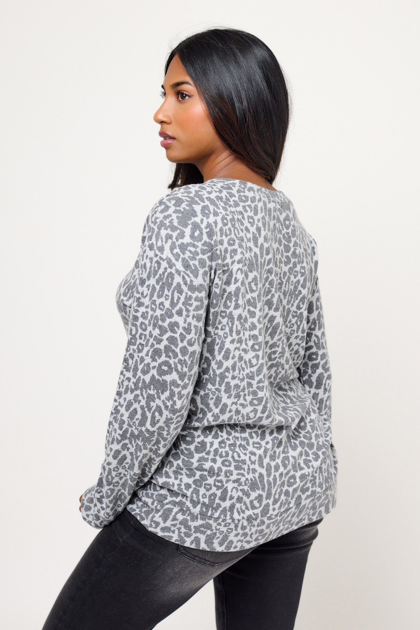 Animal long sleeve top with banded bottom