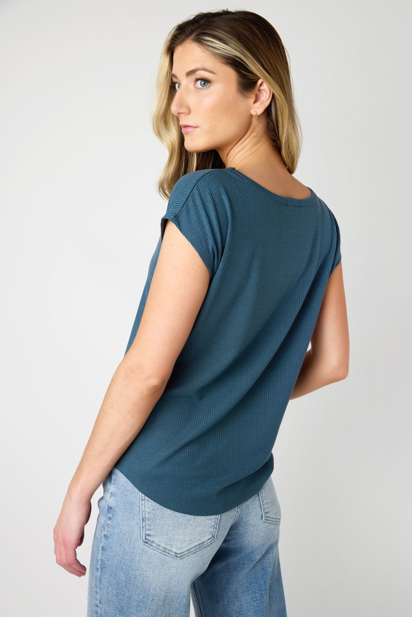 Ribbed Cap-Sleeve Tee with  Shirttail Hem