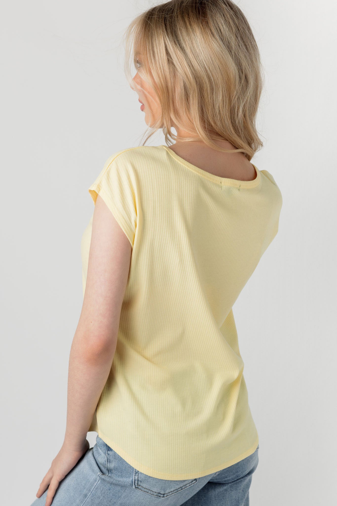 Ribbed Cap-Sleeve Tee with  Shirttail Hem