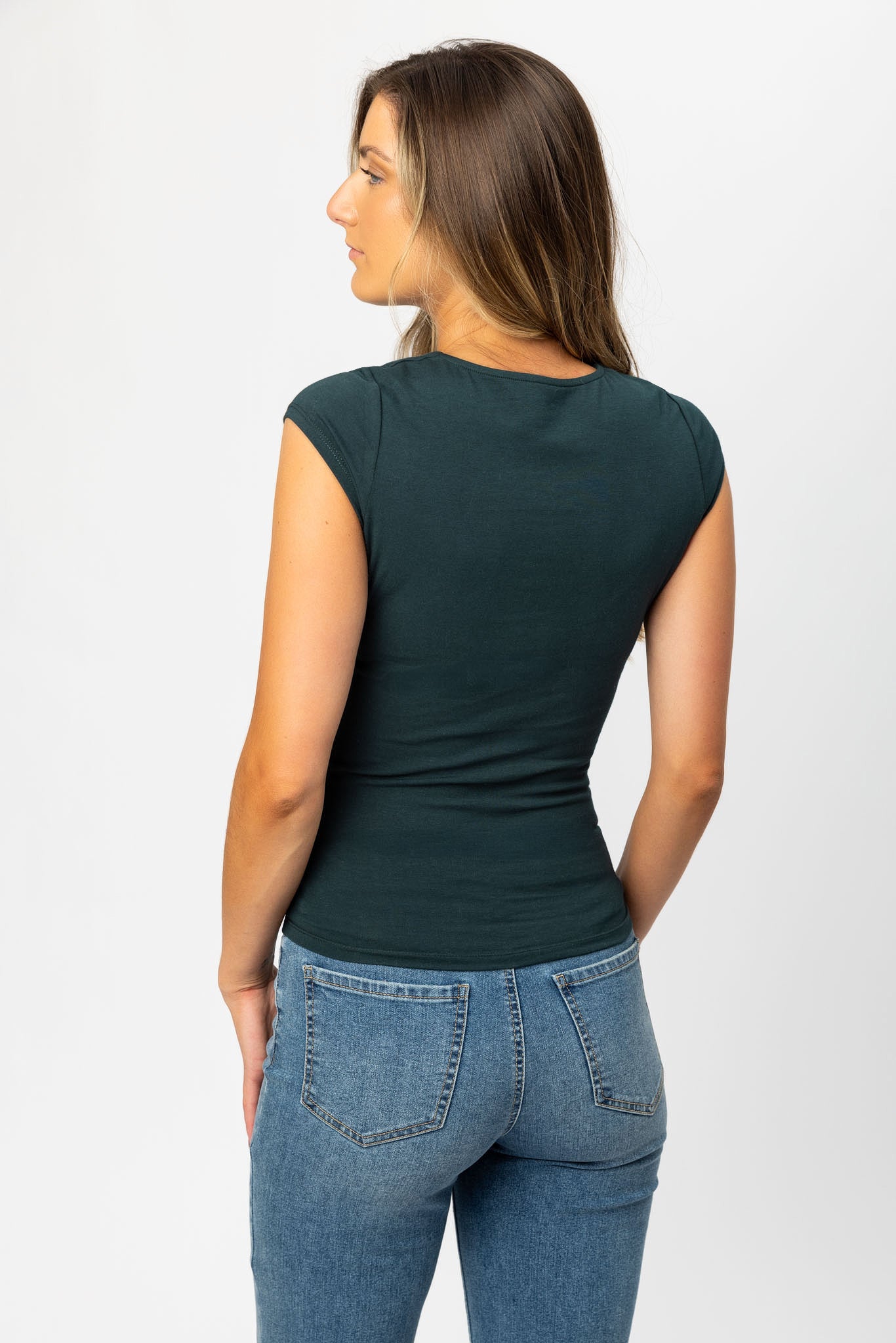 T-shirt à manches courtes et col carré