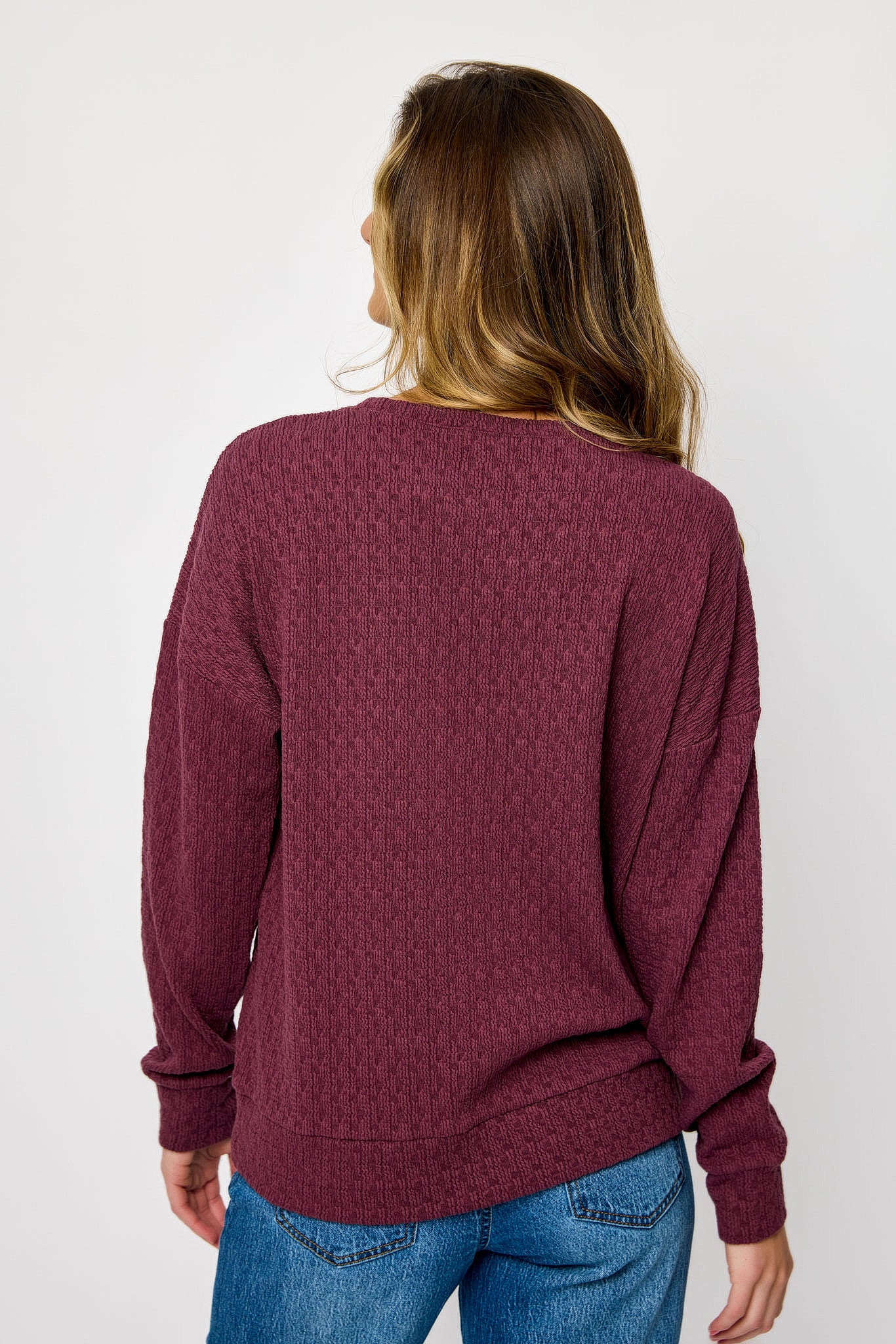 Chandail en tricot texturé à encolure dégagée