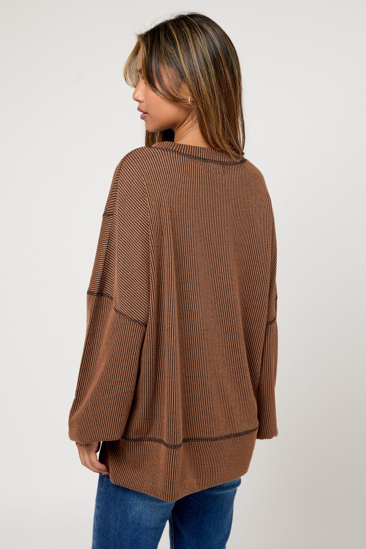 Cozy Ribbed Crew Neck with Contrasting Stitching