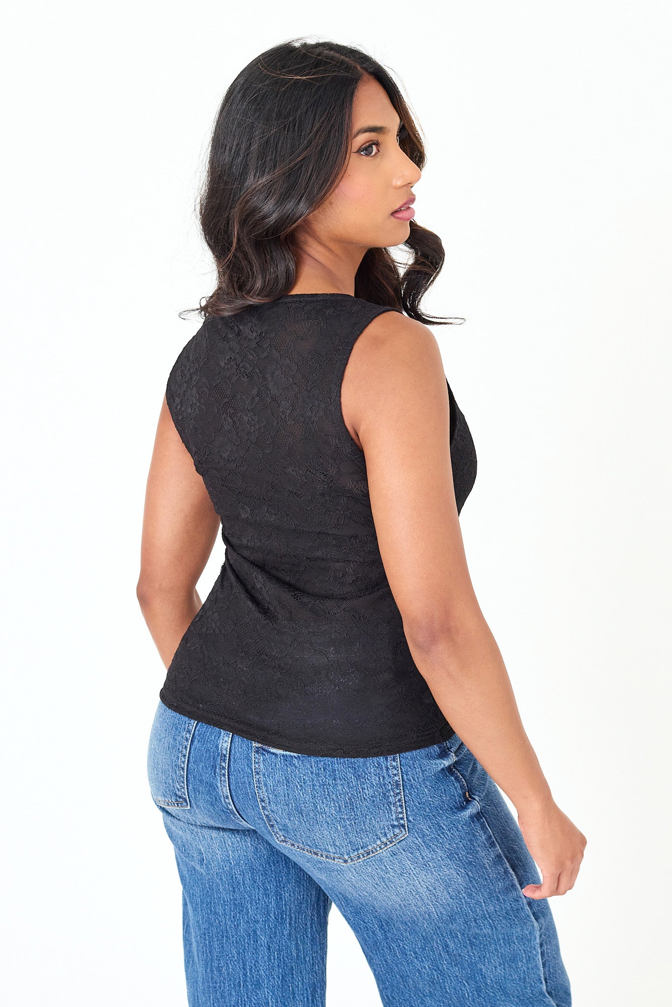 Lace Sleeveless Boat-Neck Top