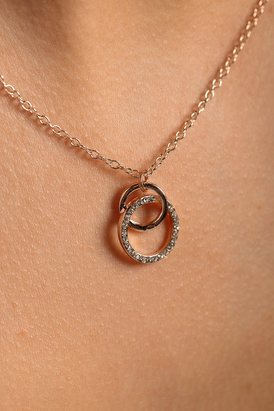 Necklace with Interlocking Circle Pendant